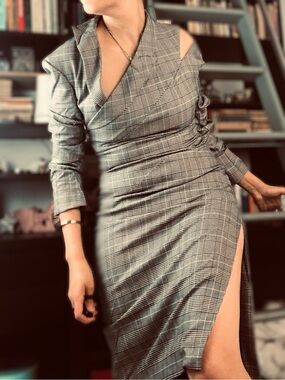 Plaid One-Shoulder Midi Dress with Ruched Sleeve - Gray
